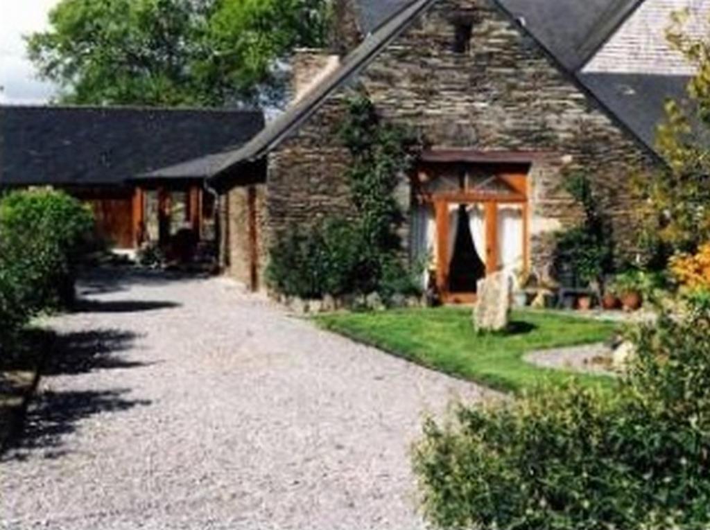 Chambre D'Hotes Saint Jacob Relais De Chasse Du XVIII Siecle Les Fougerets Luaran gambar