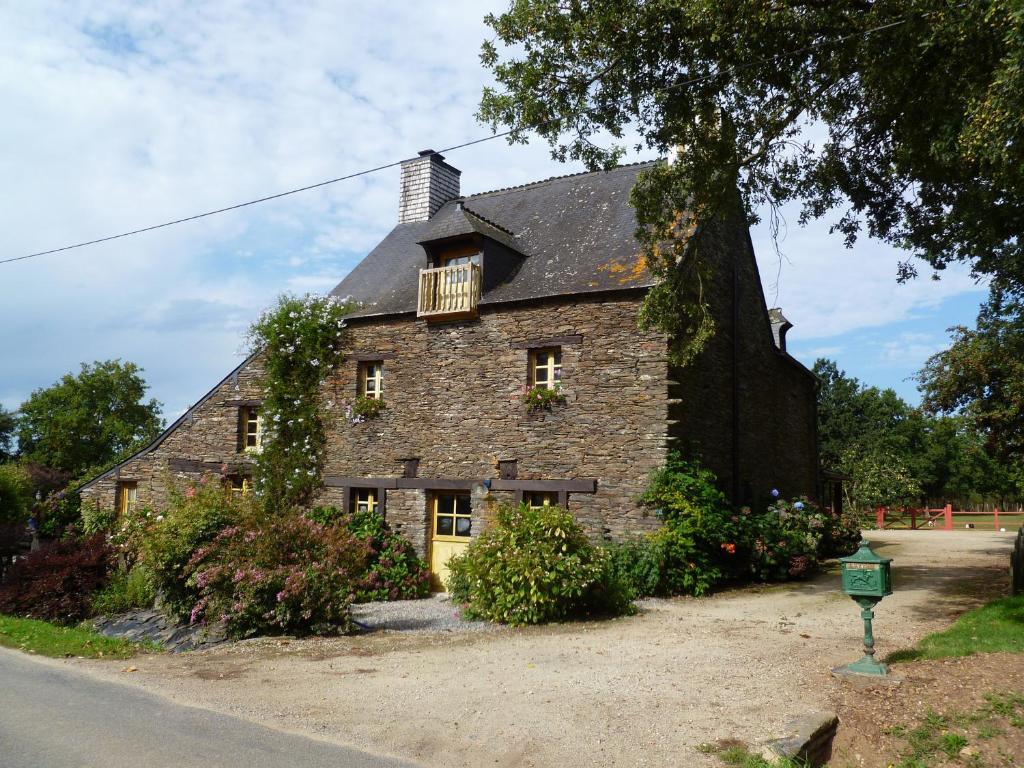 Chambre D'Hotes Saint Jacob Relais De Chasse Du XVIII Siecle Les Fougerets Luaran gambar